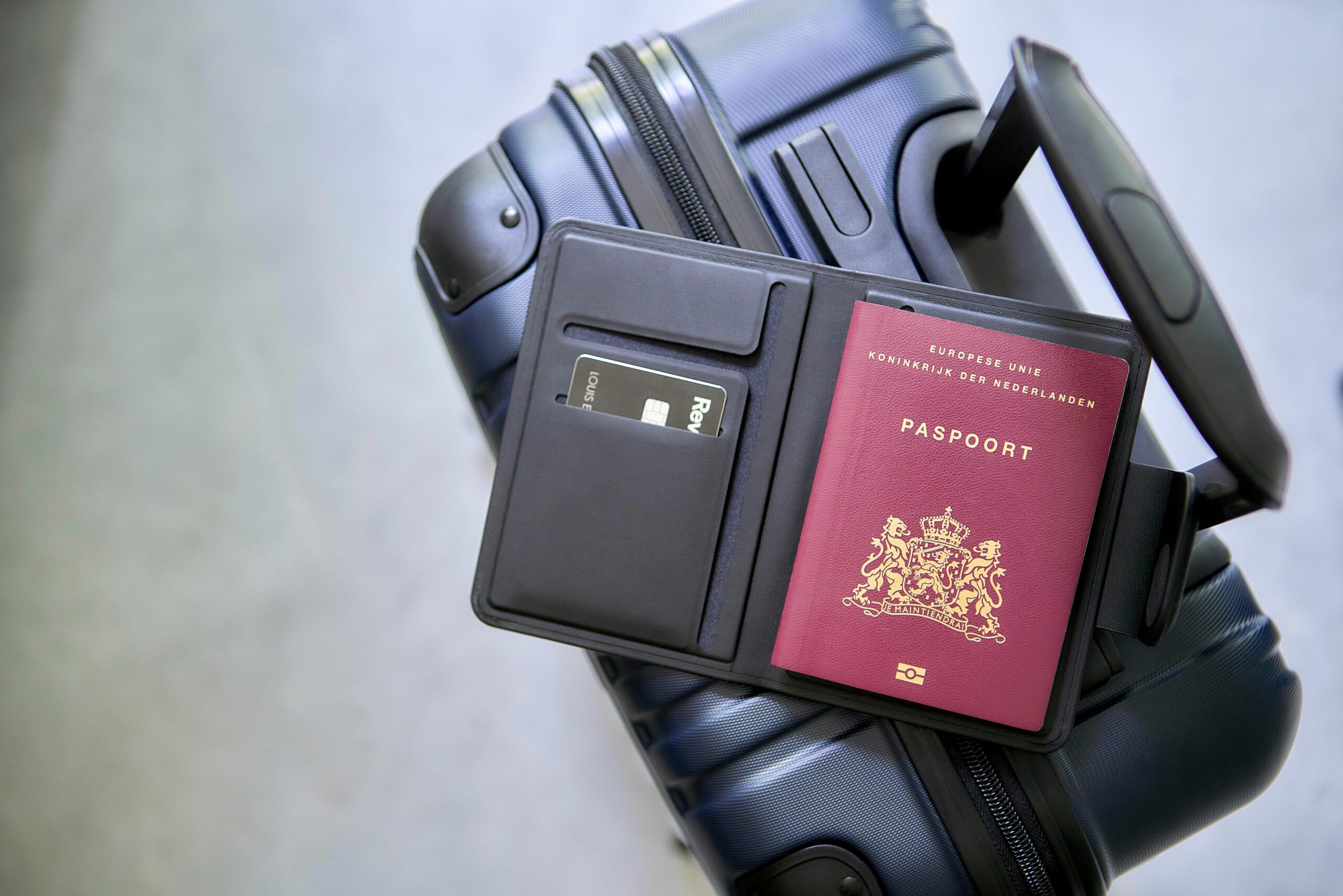 Porta pasaporte de PU reciclado Mavi - Imagen 3