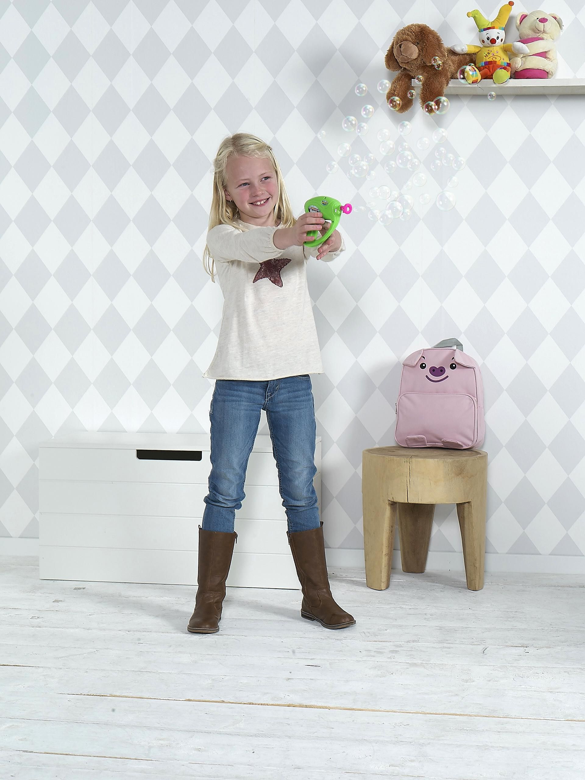Pistola de plástico con pompero Hallie - Imagen 6